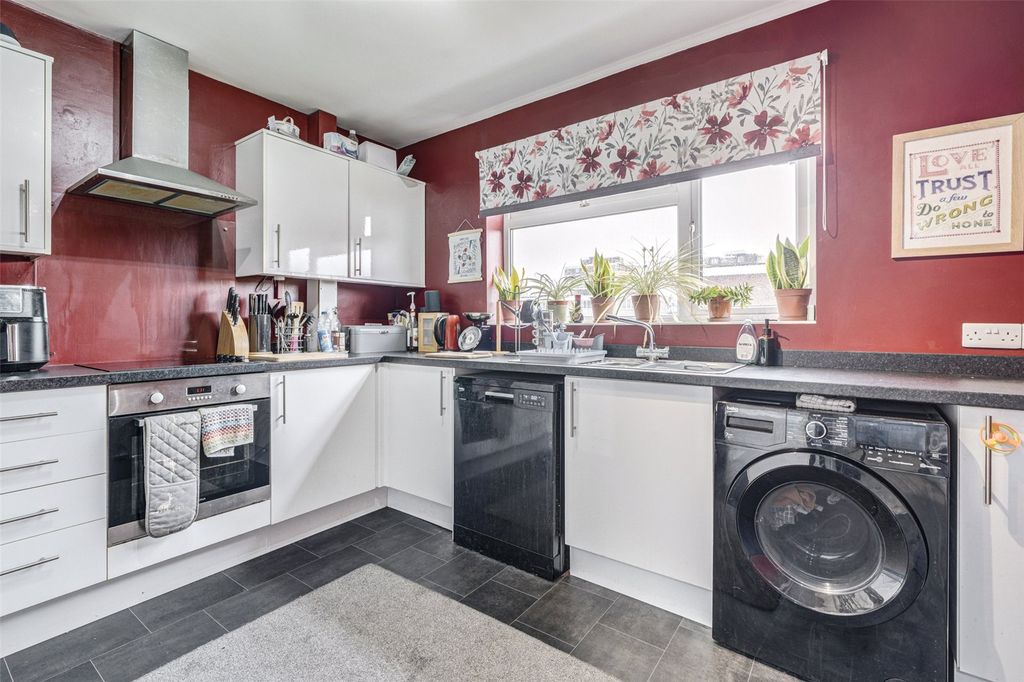 Property photo 2 of 13 Picture No. 12