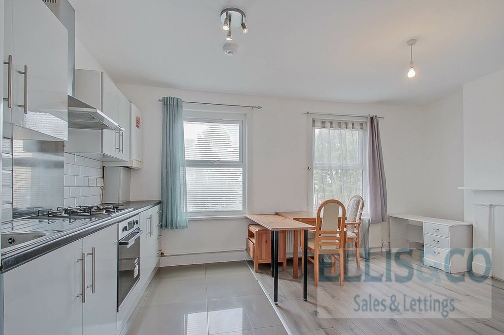 Property photo 3 of 9 Picture No. 08