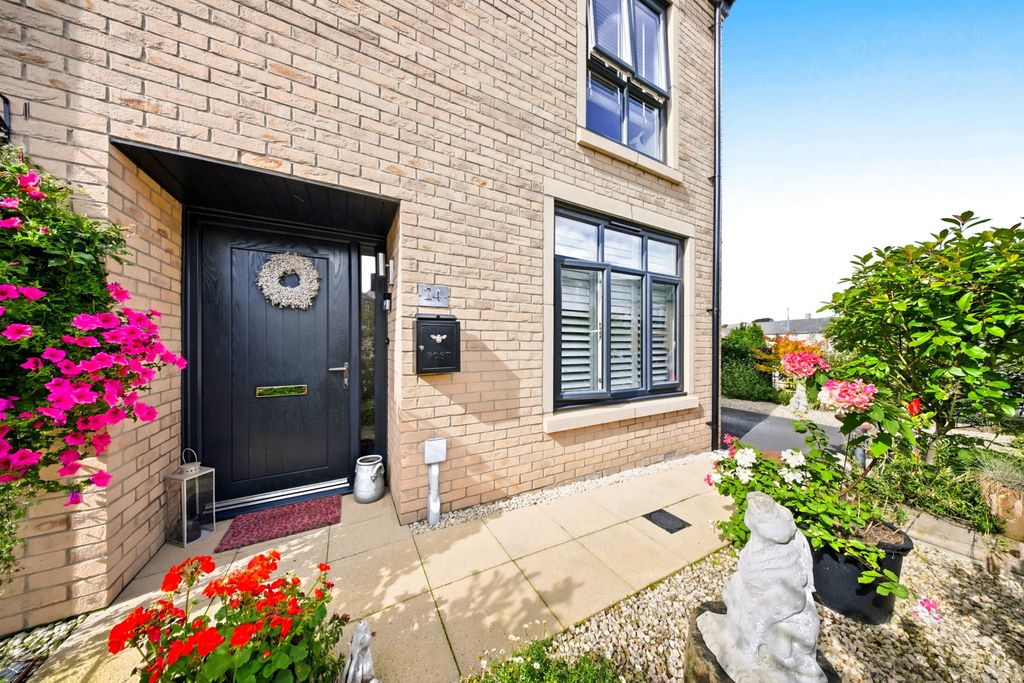 Property photo 2 of 55