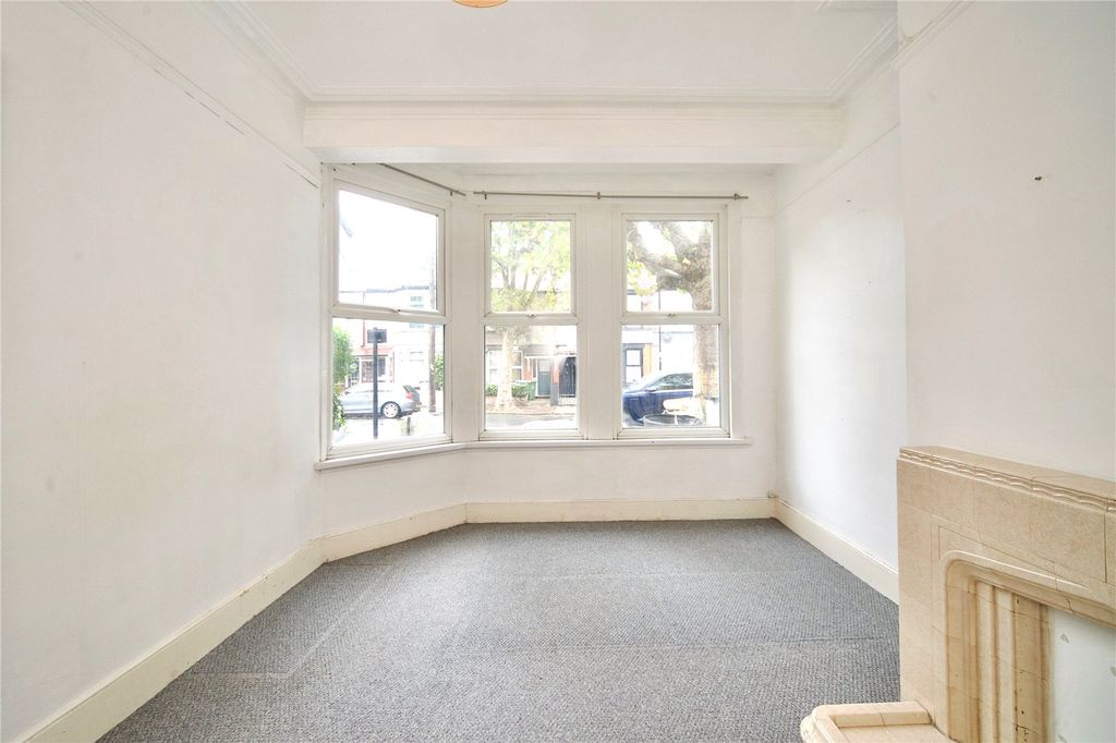 Property photo 2 of 12 Picture No. 02