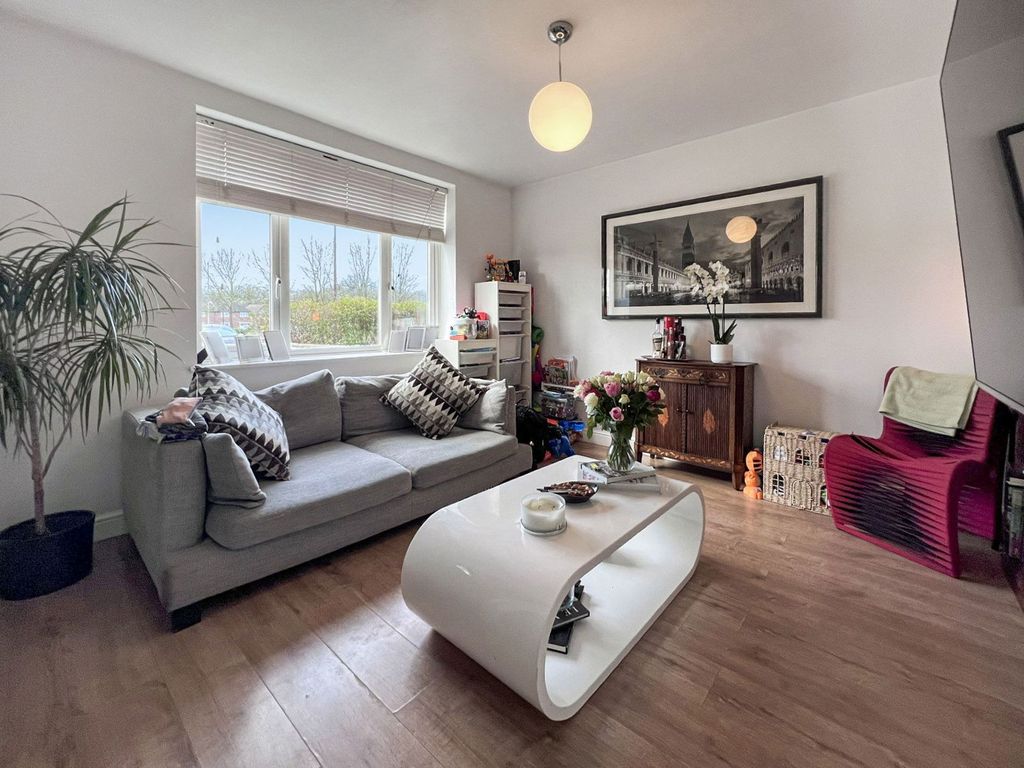 Property photo 3 of 11