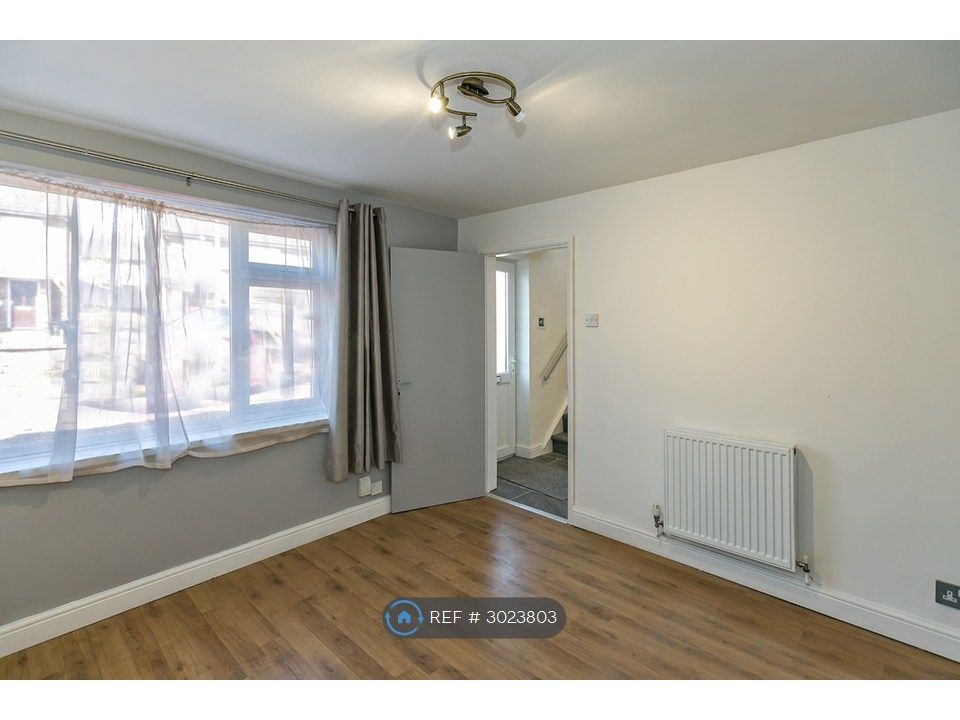 Property photo 3 of 26