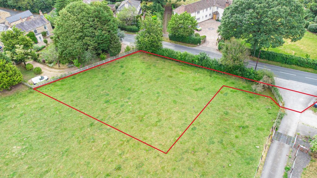 Property photo 1 of 7 Redlineimage1