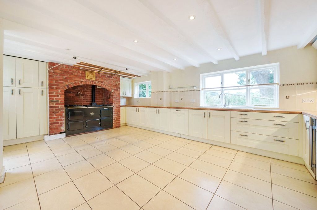 Property photo 3 of 22 Picture No. 04