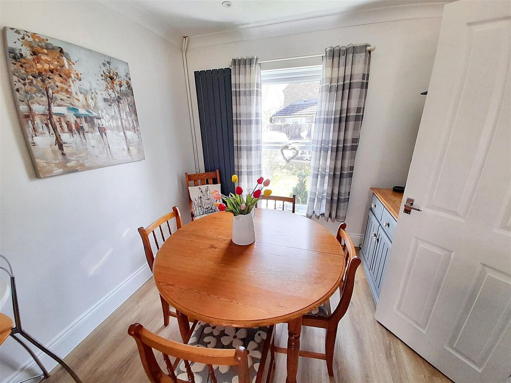 Property photo 3 of 16 Dining Area New.Jpg
