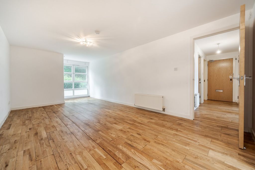 Property photo 3 of 23