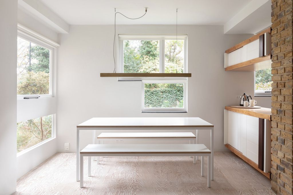 Property photo 3 of 29 321254 - 7-Langham-House-Close-08.Jpg