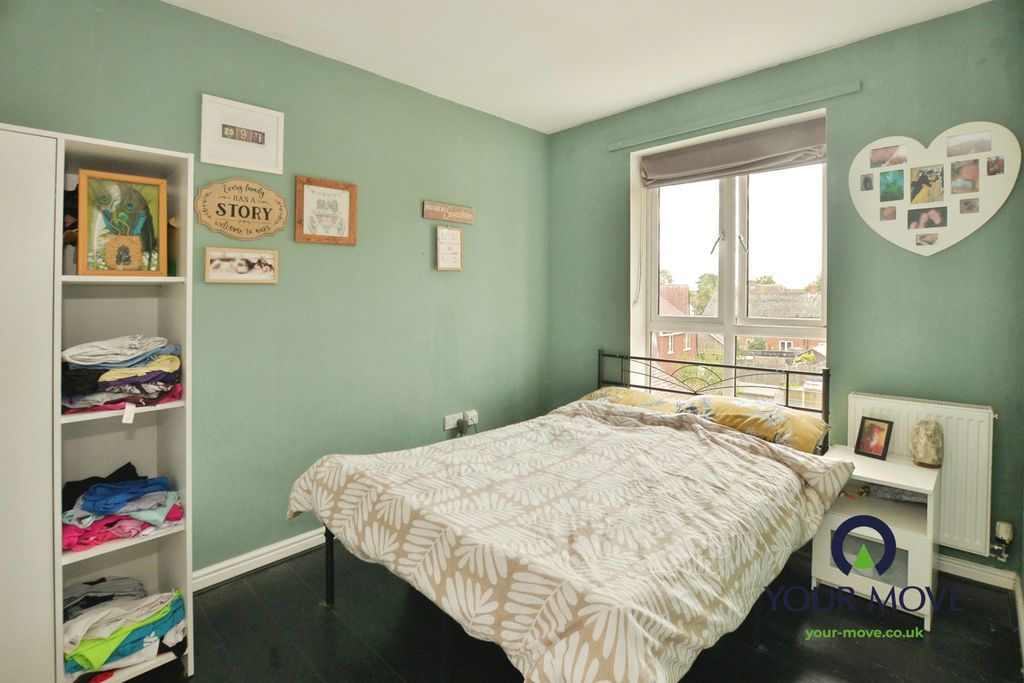 Property photo 3 of 16 Bedroom