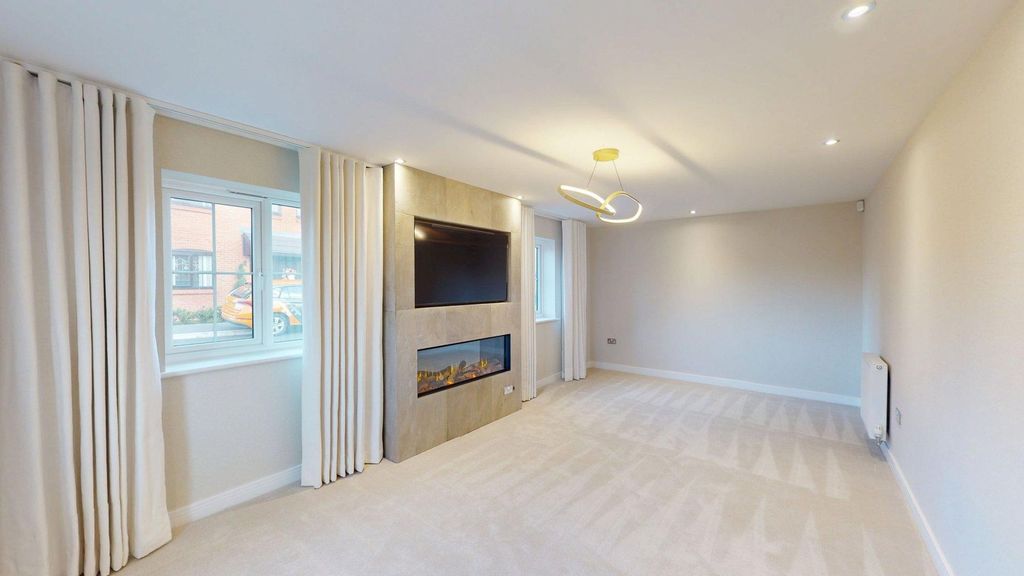 Property photo 3 of 35 Lounge