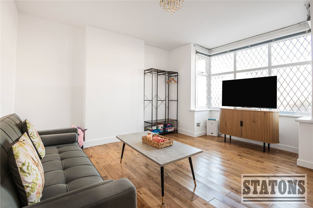 Property photo 3 of 19 Picture No. 18