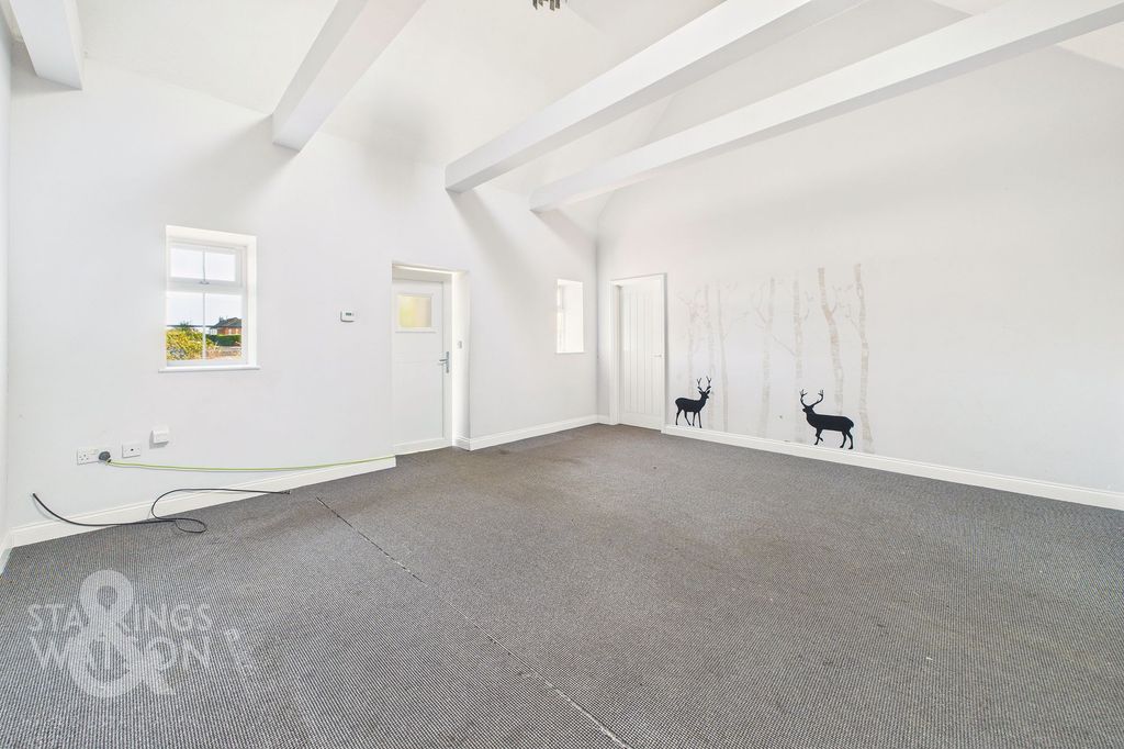 Property photo 3 of 23