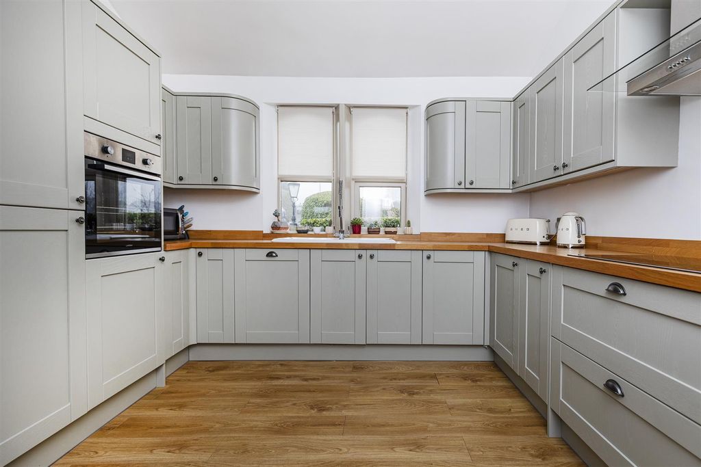 Additional image 8 of 4 bed detached bungalow for saleMoor Top Road, Kirkheaton, Huddersfield HD5