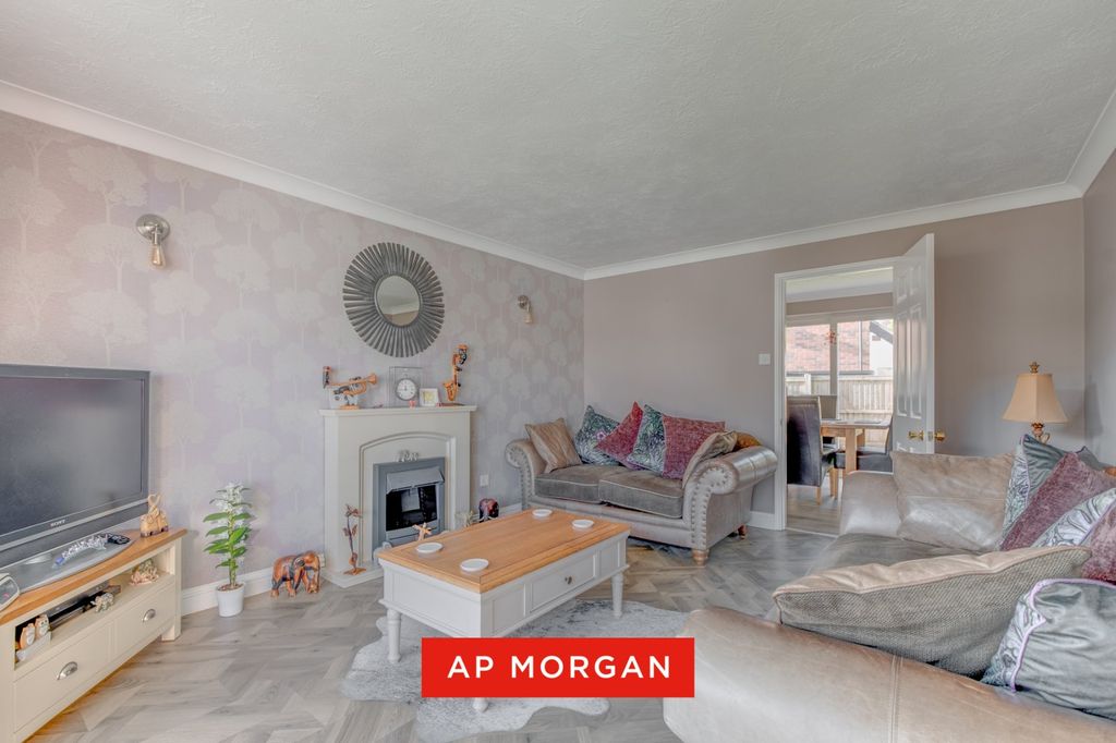 Property photo 2 of 19 Picture No. 02