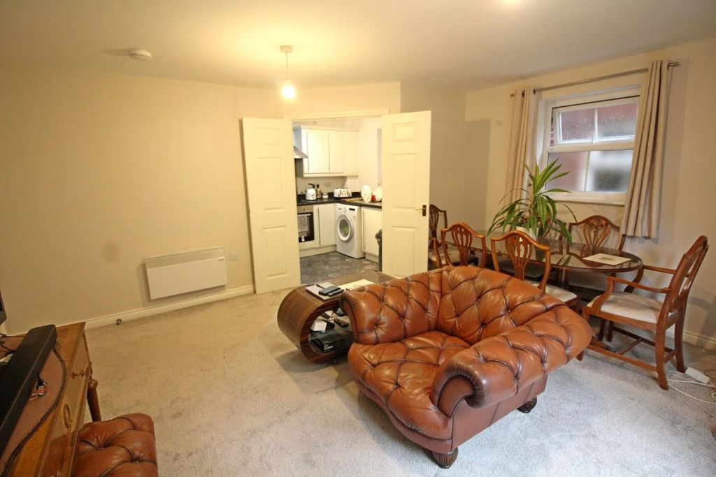 Property photo 3 of 9