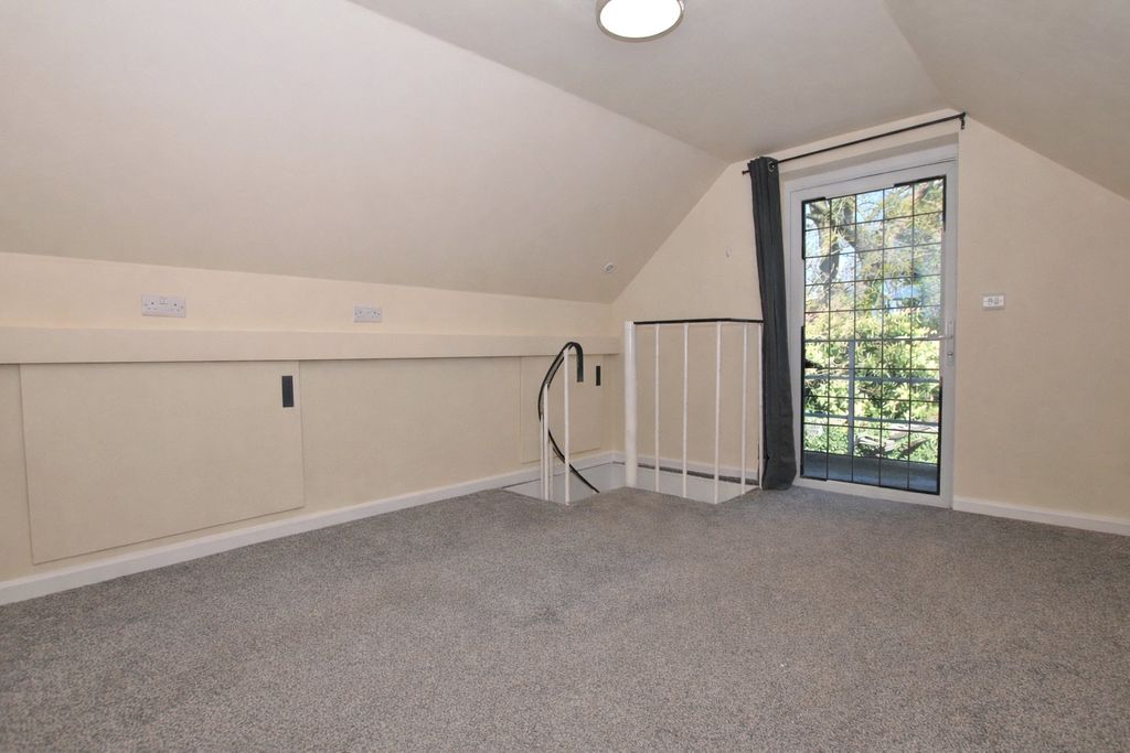 Property photo 2 of 4 Picture No. 03