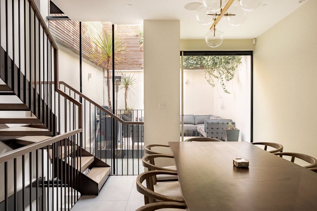 Property photo 3 of 18 Dining Space