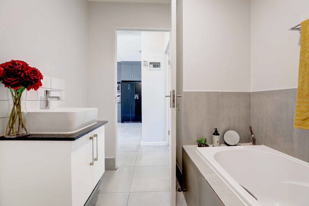 Property photo 3 of 20 Dbv1732277