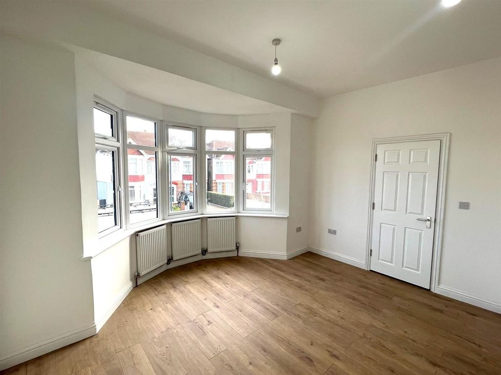Property photo 2 of 10 Reception Room