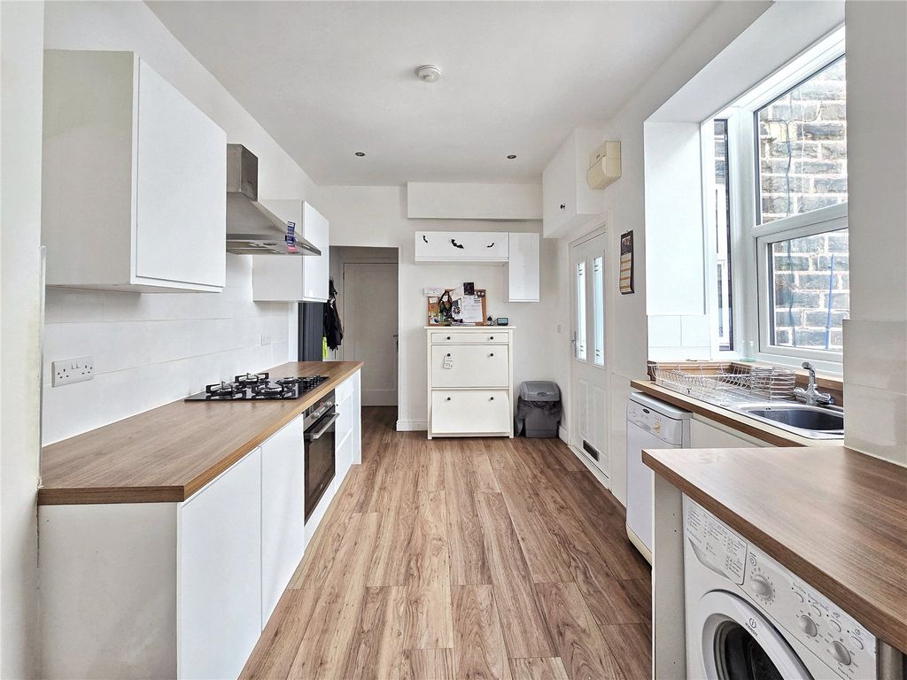 Property photo 3 of 15 Kitchen