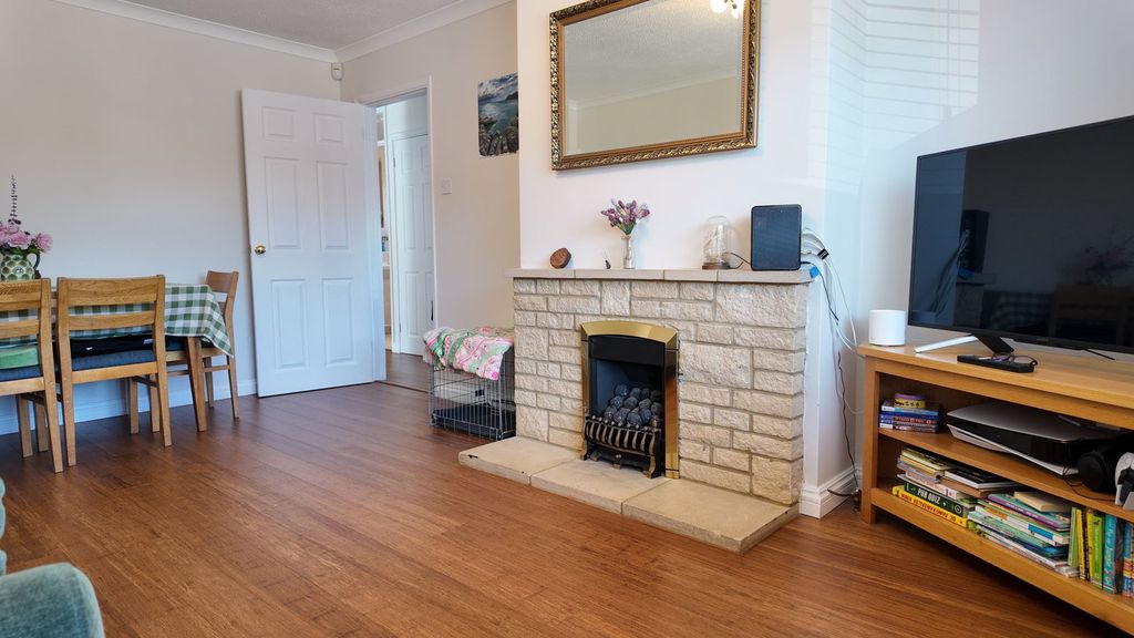 Property photo 2 of 11