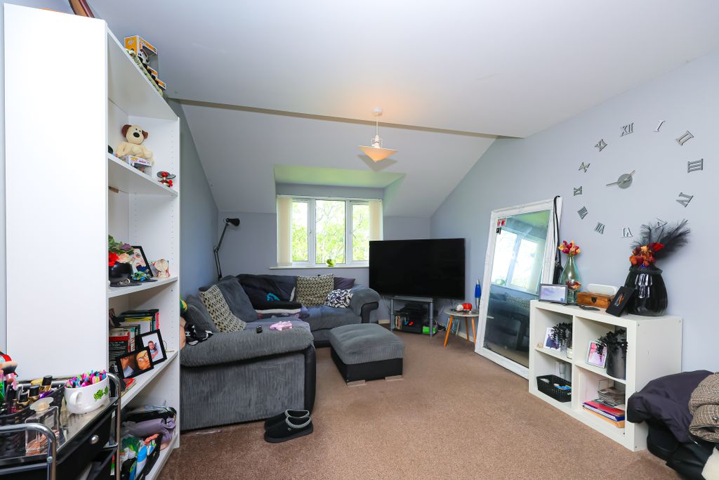Property photo 3 of 25