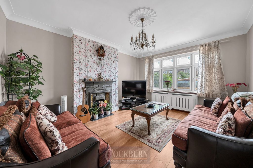 Property photo 2 of 17