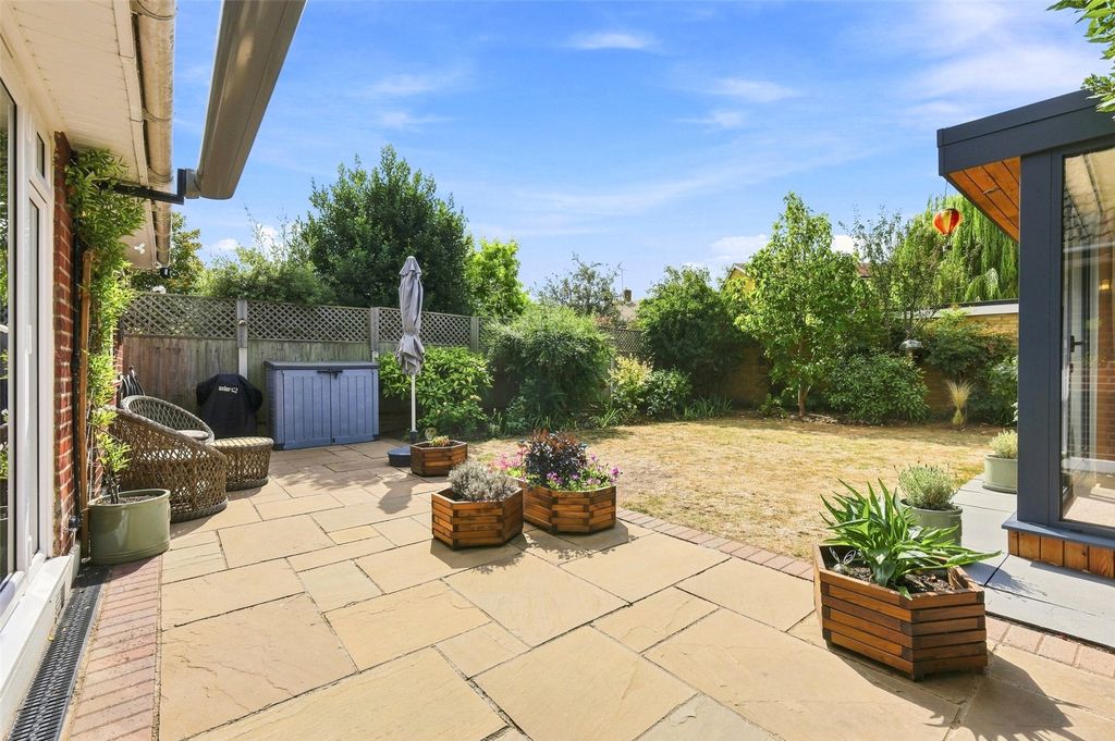 Property photo 2 of 21 Picture No. 23