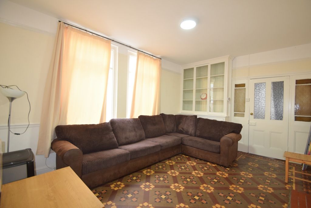 Property photo 3 of 13 Photo 11