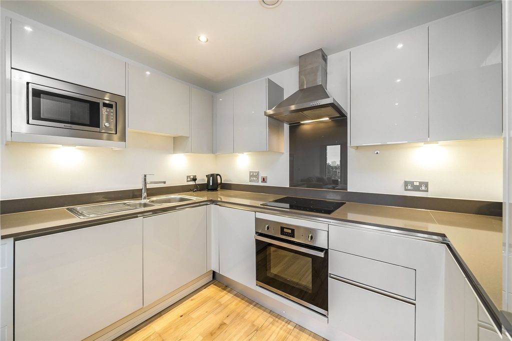 Property photo 3 of 7 Picture No. 51