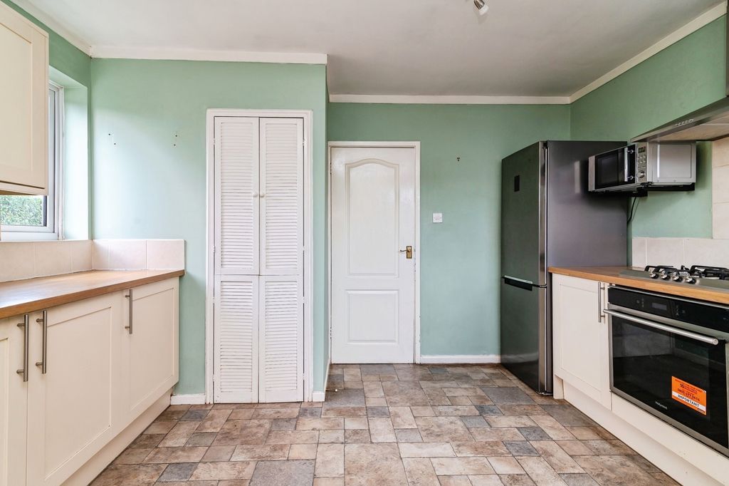 Property photo 3 of 32 Pbox-Img.Jpg