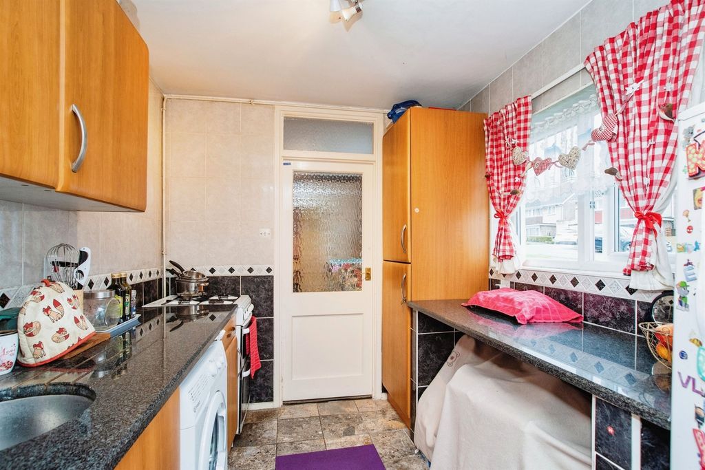 Property photo 3 of 15