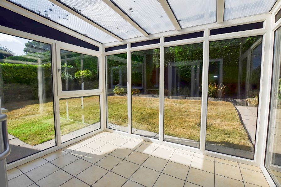 Property photo 2 of 25 Conservatory