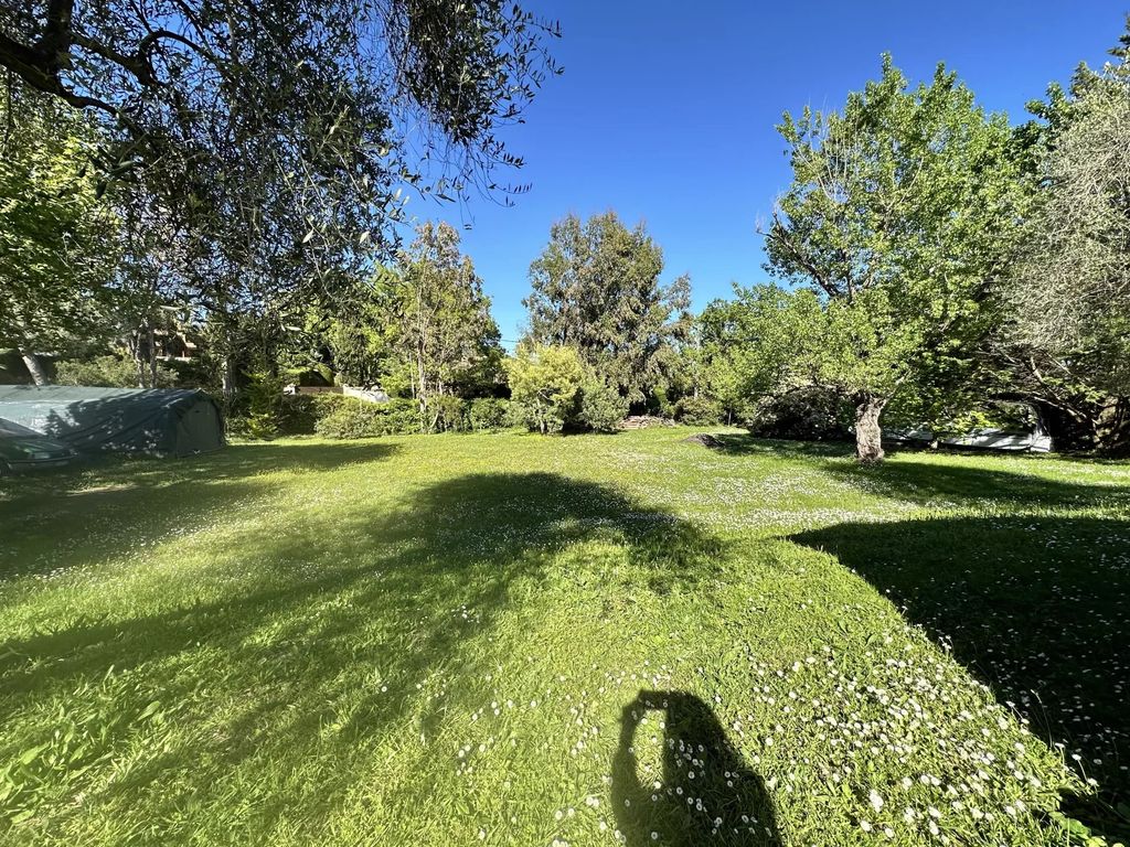 Property photo 1 of 3