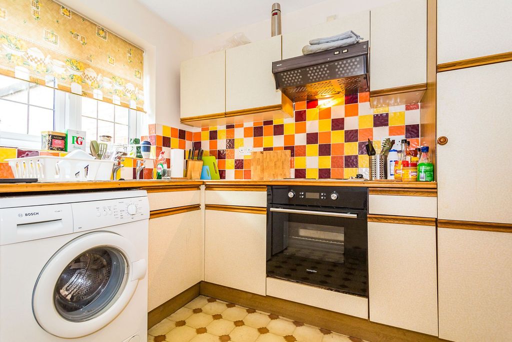 Property photo 2 of 7 90083E4E-5Fce-449A-9