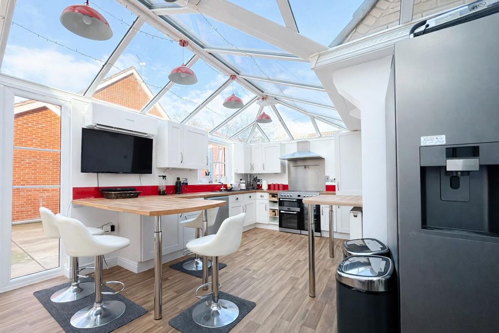 Property photo 2 of 13 7.Png