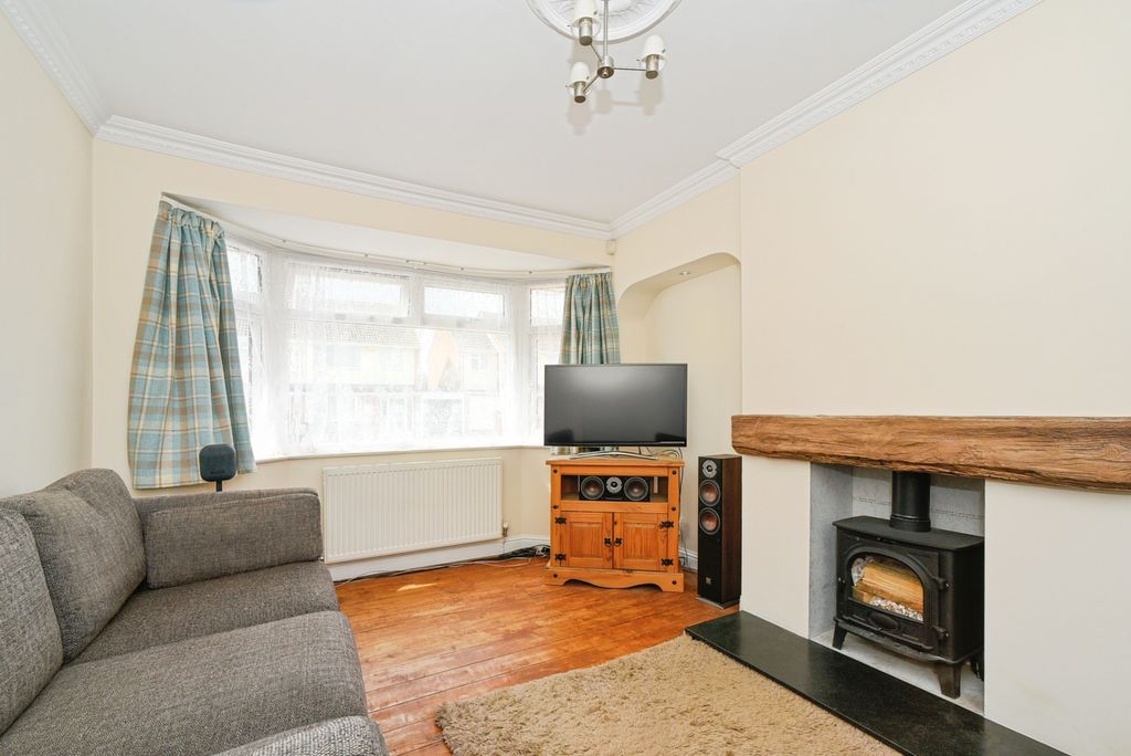 Property photo 2 of 14