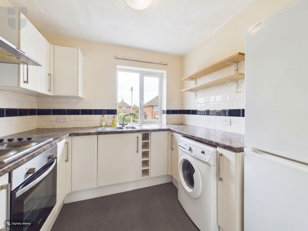 Property photo 2 of 7 Cam03852G0-Pr0761-Still001-001