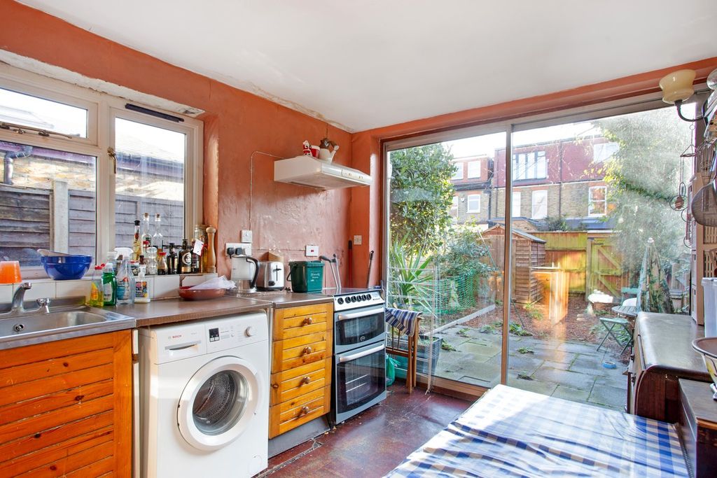 Property photo 3 of 11