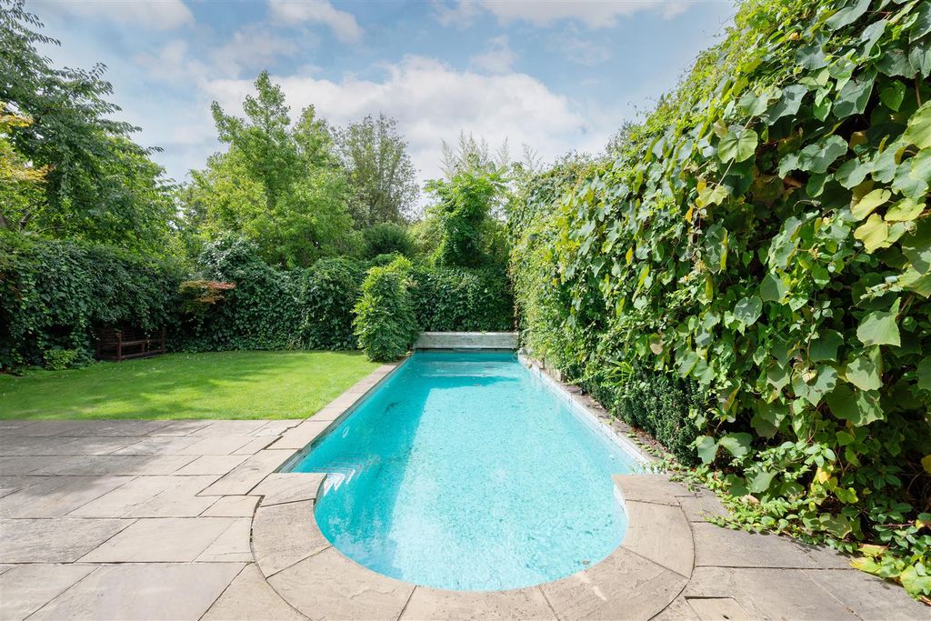 Property photo 2 of 23 3 Cavendish Avenue Hi-30.Jpg