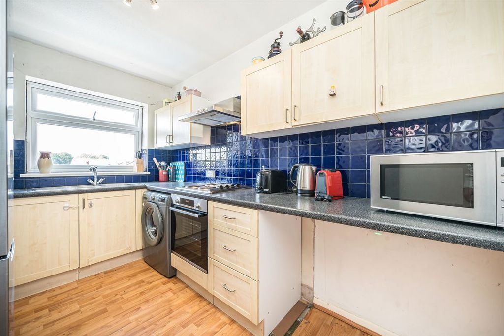 Property photo 3 of 5