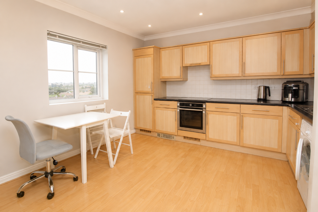 Property photo 3 of 11 Kitchen