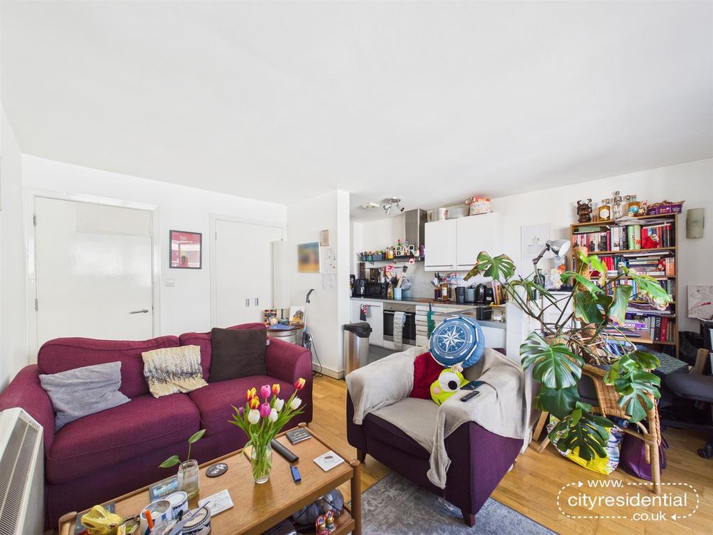 Property photo 3 of 11