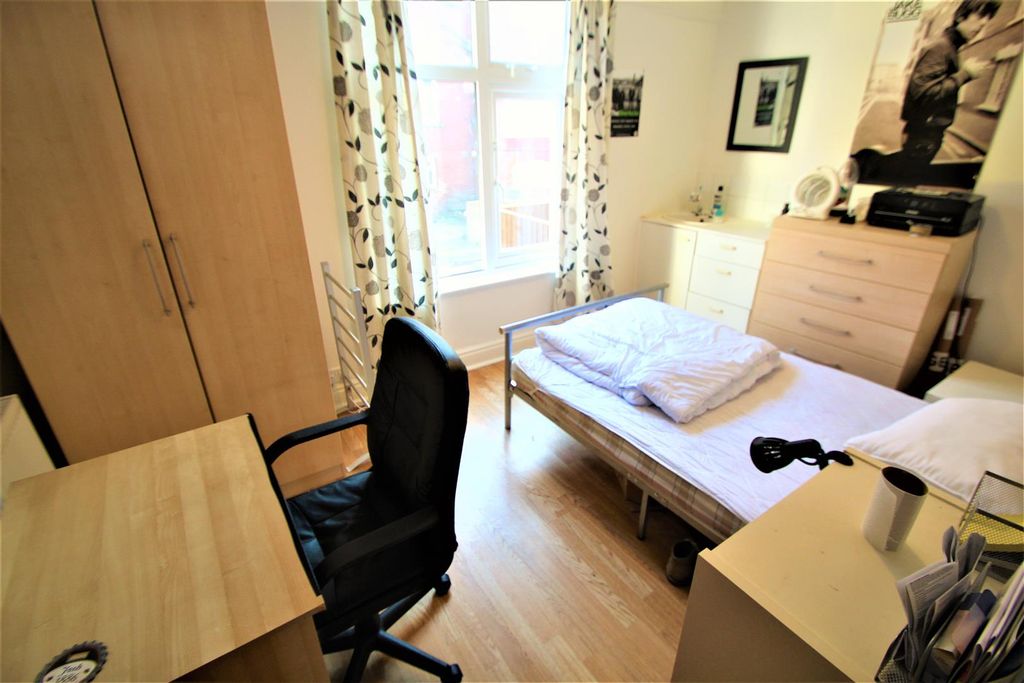 Property photo 3 of 9 Property Photo