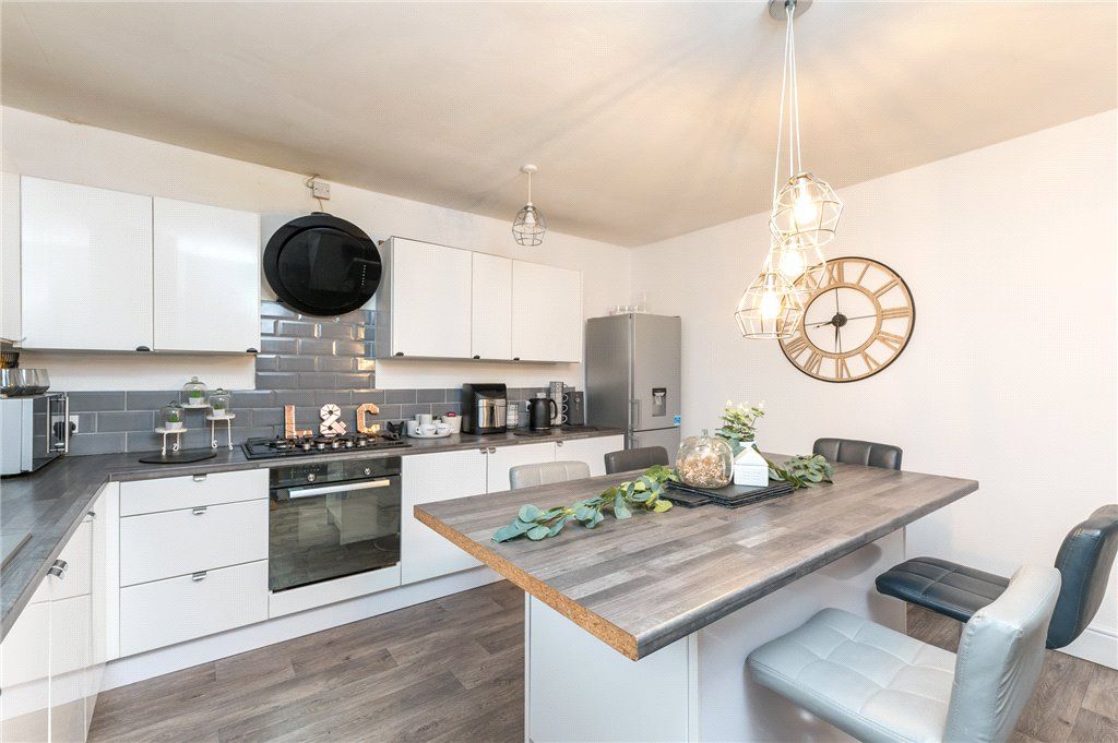 Property photo 3 of 23 Kitchen