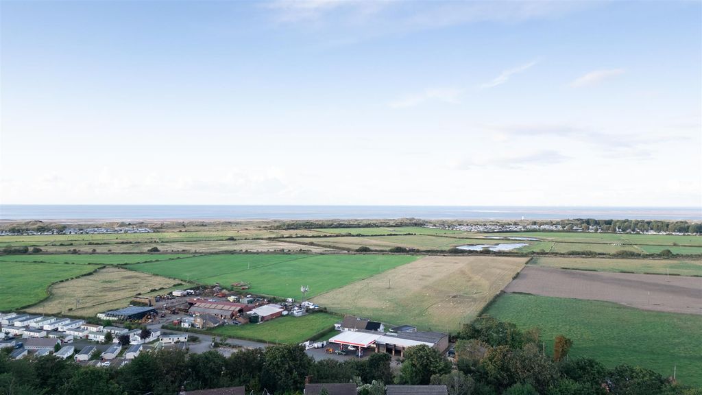 Property photo 2 of 37 Joanville Gwespyr, Holywell, CH8 9Js-2.Jpg