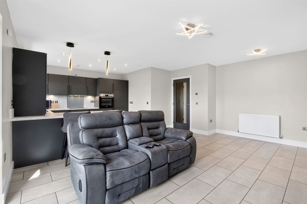 Additional image 5 of 2 bed penthouse for saleJardine Avenue, Falkirk FK2