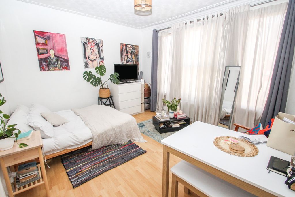 Property photo 2 of 7 1267042