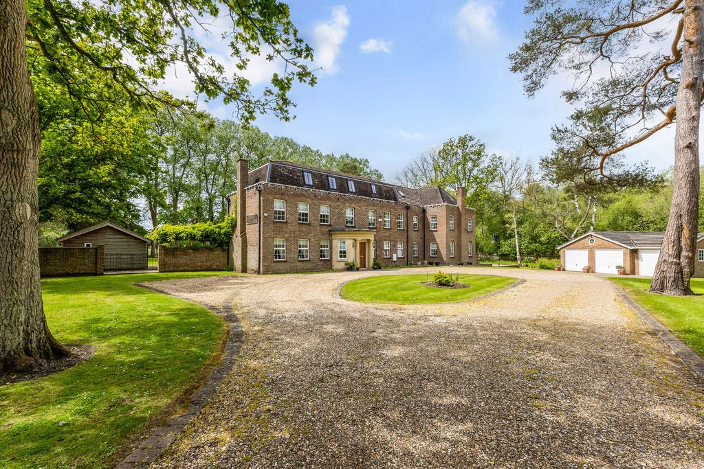 Property photo 1 of 12
