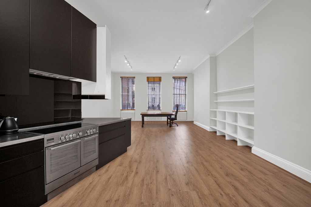 Property photo 3 of 46