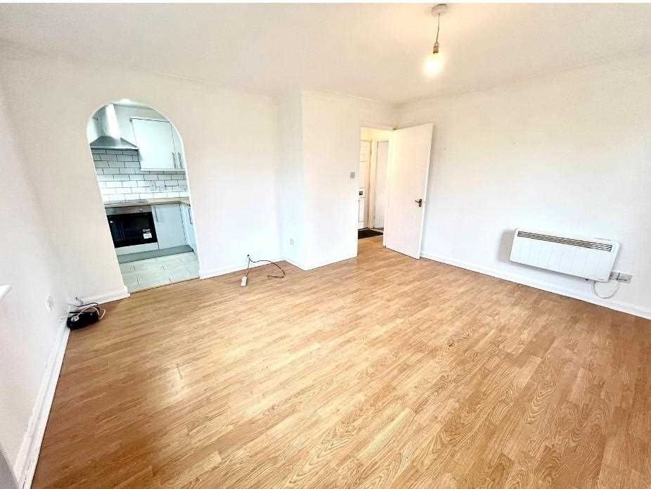 Property photo 2 of 6 Lounge